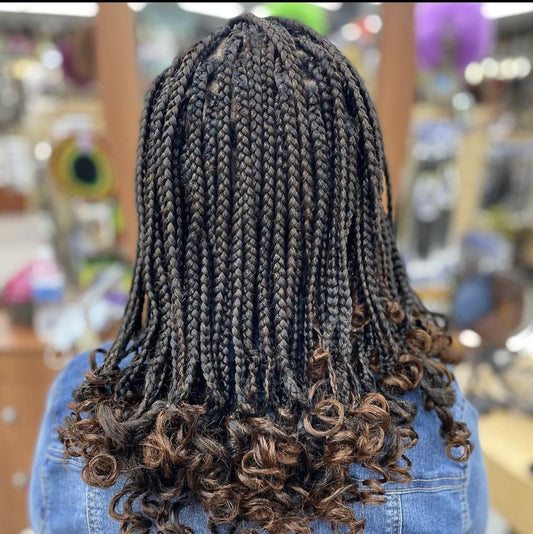 Curly Shoulder Length Knotless Braids